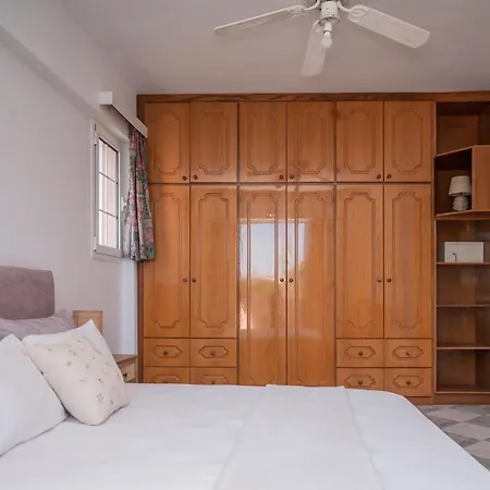 Spiros Ii & 50m From Center 300m From Ideal For Families And Groups