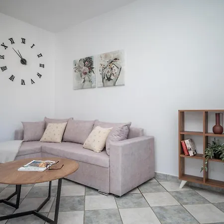 Spiros Ii & 50m From Center 300m From Ideal For Families And Groups Laganas