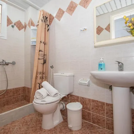 Spiros Ii & 50m From Center 300m From Ideal For Families And Groups Apartmán *