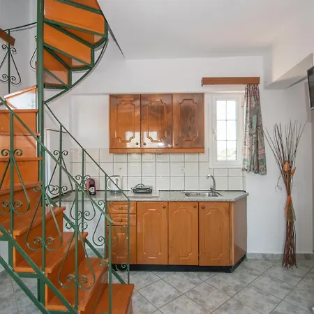 Spiros Ii & 50m From Center 300m From Ideal For Families And Groups Apartmán *
