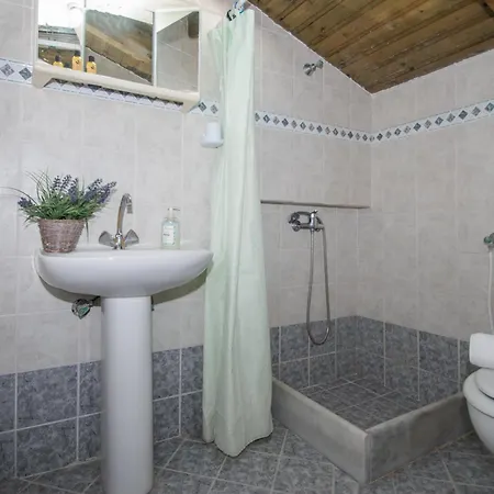 Spiros Ii & 50m From Center 300m From Ideal For Families And Groups